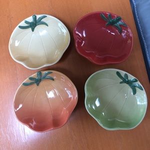 Williams Sonoma bowls set of 4